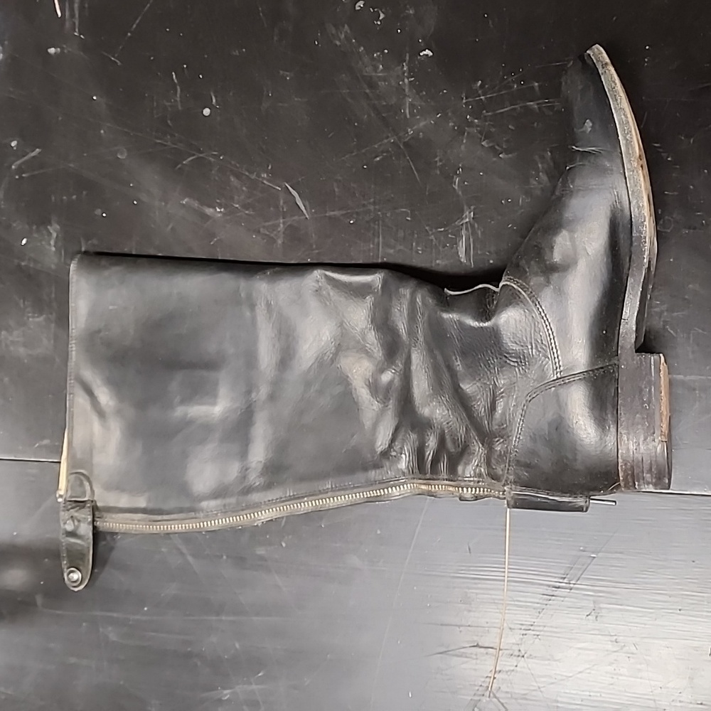 Frye Melissa Button Boot - Picture 2 of 8